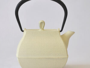 Nambutekki Teapot -Sekitei- (Creamy White)